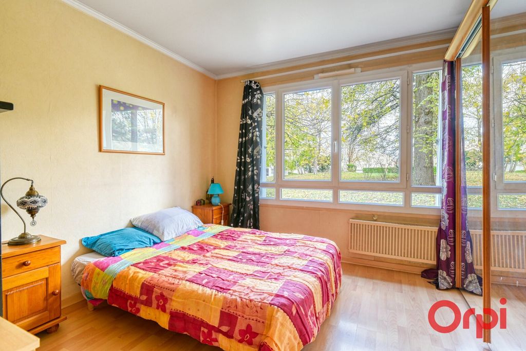 Achat appartement à vendre 4 pièces 72 m² - Saint-Genis-Laval