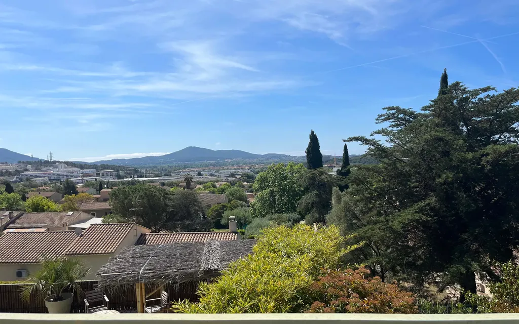 Achat maison à vendre 5 chambres 115 m² - La Valette-du-Var