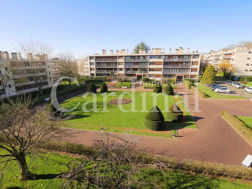 Achat appartement à vendre 3 pièces 65 m² - Noisy-le-Roi