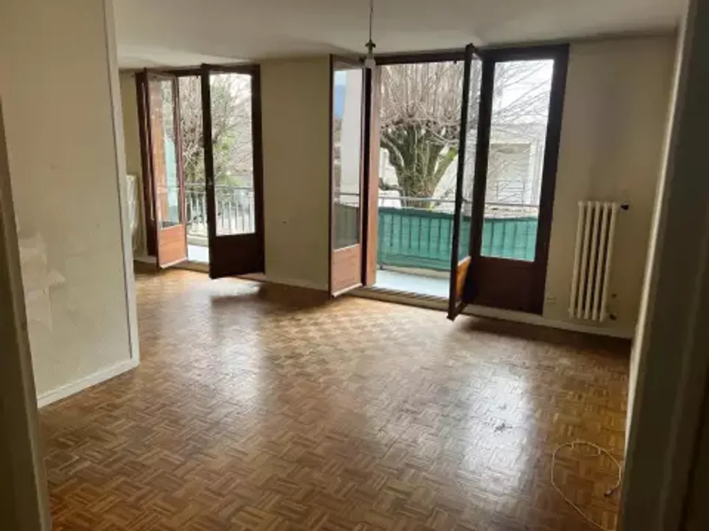 Achat appartement à vendre 3 pièces 66 m² - Saint-Martin-d'Hères