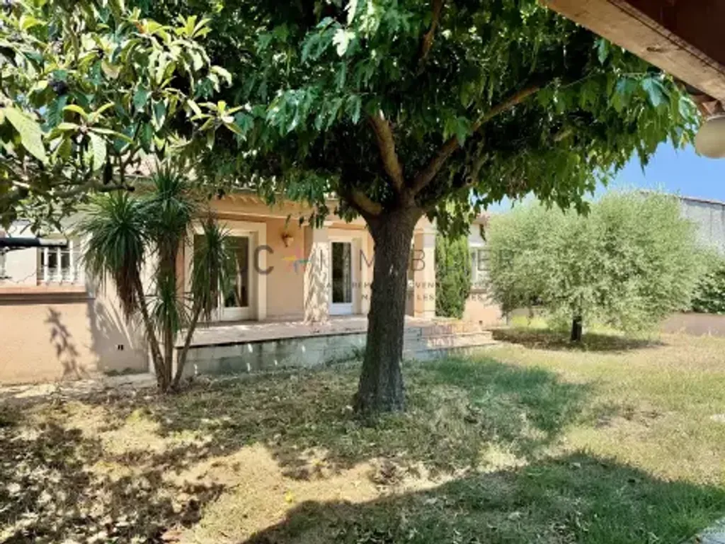 Achat maison à vendre 3 chambres 140 m² - Saint-Rémy-de-Provence