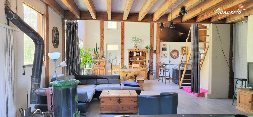 Achat maison à vendre 4 chambres 160 m² - Figanières