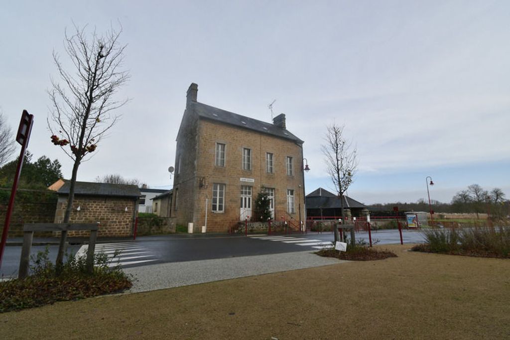 Achat maison à vendre 5 chambres 150 m² - Saint-Fraimbault