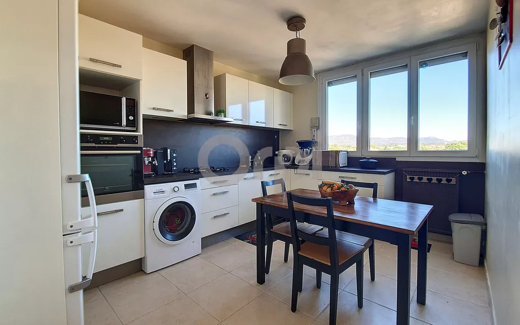 Achat appartement à vendre 4 pièces 84 m² - Fréjus