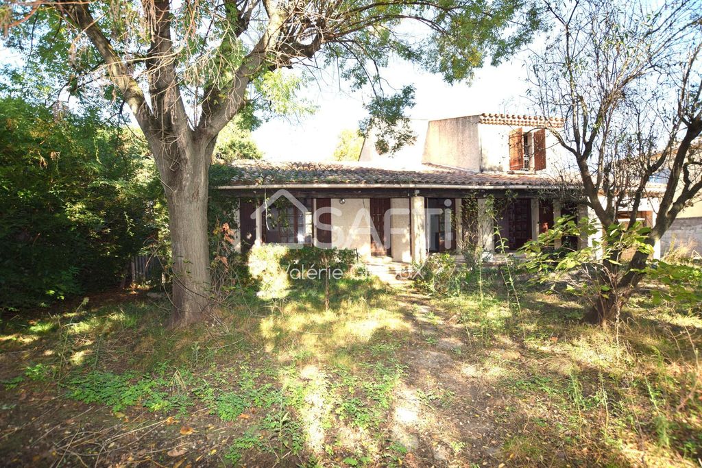 Achat maison à vendre 4 chambres 116 m² - Saint-Rémy-de-Provence