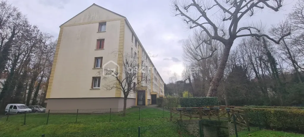 Achat appartement à vendre 3 pièces 54 m² - Buc