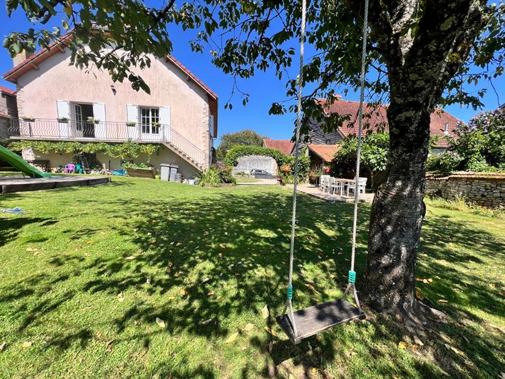 Achat maison à vendre 6 chambres 204 m² - Fretigney-et-Velloreille