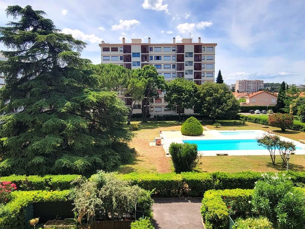 Achat appartement à vendre 3 pièces 96 m² - Nîmes