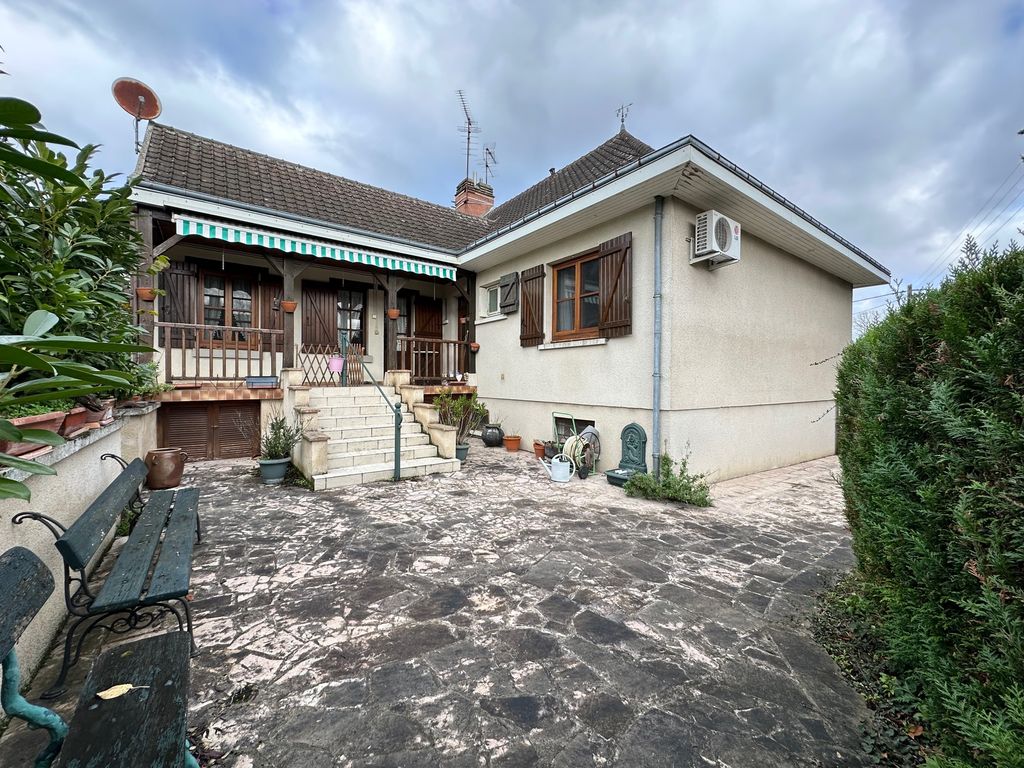 Achat maison à vendre 3 chambres 145 m² - Issoudun