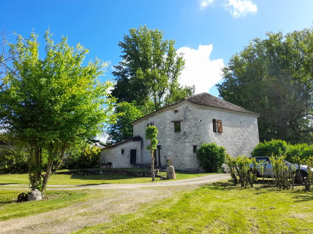 Achat maison à vendre 4 chambres 245 m² - Montaigu-de-Quercy