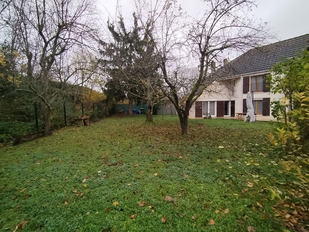 Achat maison à vendre 4 chambres 121 m² - Savigny-le-Temple