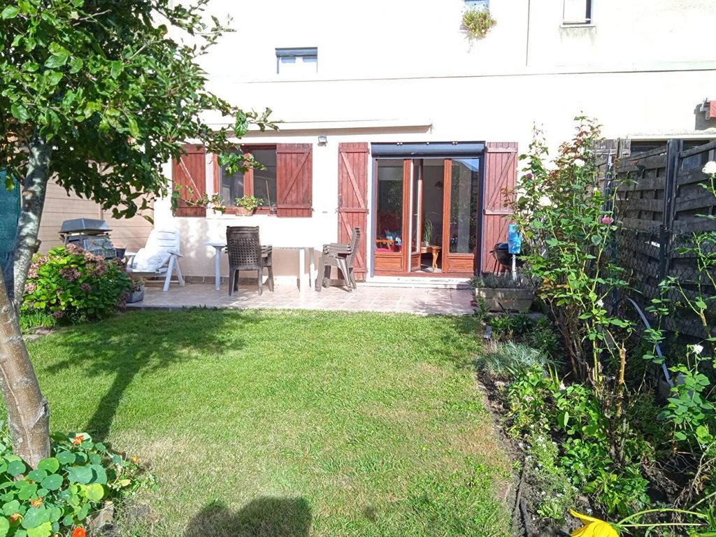 Achat maison à vendre 4 chambres 104 m² - Savigny-le-Temple