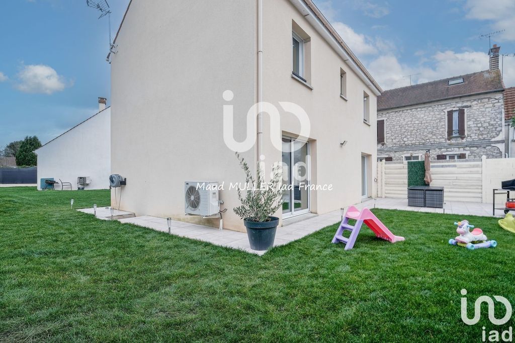 Achat maison à vendre 3 chambres 108 m² - Péroy-les-Gombries