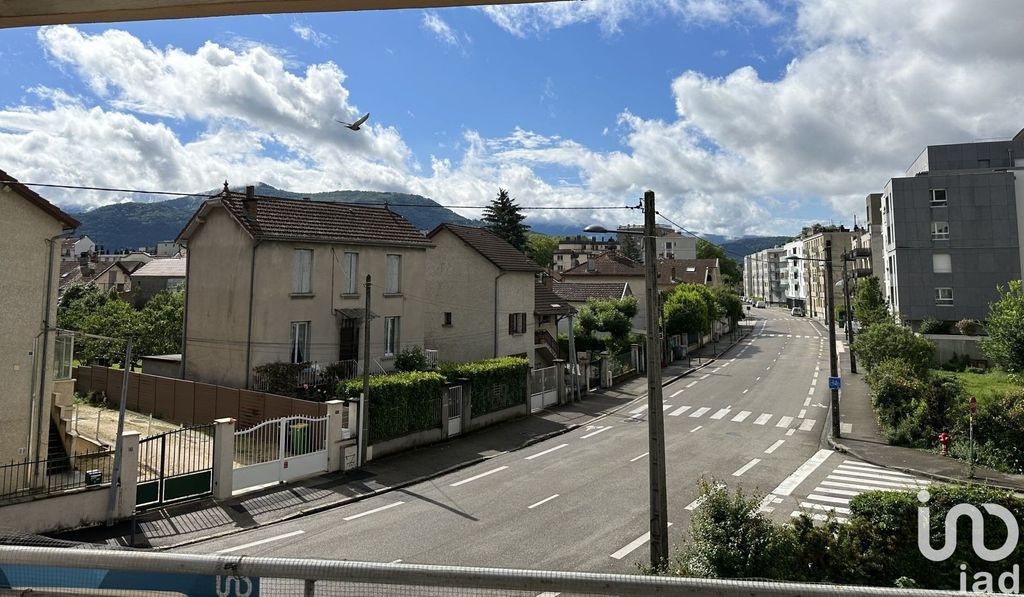 Achat appartement à vendre 4 pièces 71 m² - Grenoble