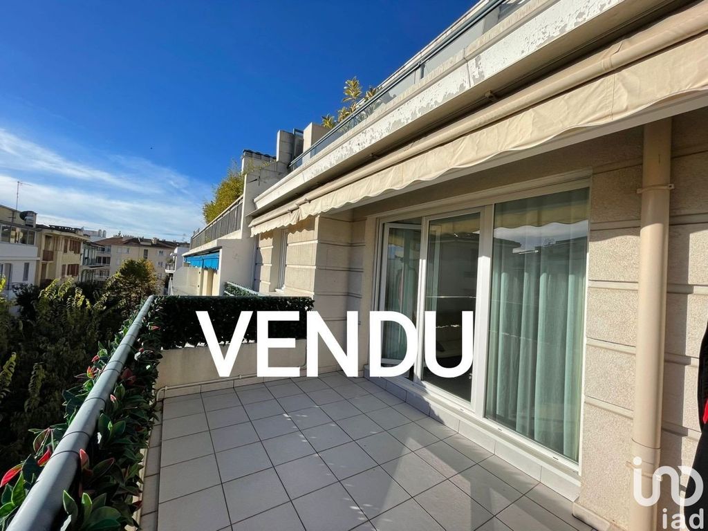 Achat appartement à vendre 3 pièces 69 m² - Antibes