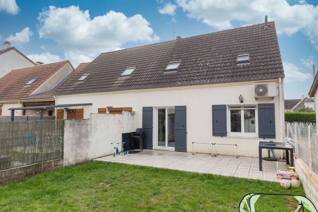 Achat maison à vendre 3 chambres 78 m² - Pontault-Combault