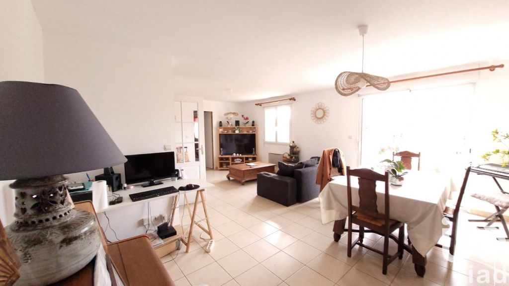 Achat maison à vendre 3 chambres 98 m² - La Chartre-sur-le-Loir