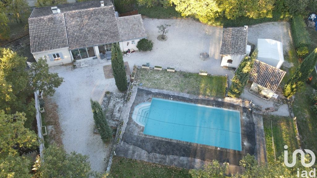 Achat maison à vendre 3 chambres 216 m² - Cabrières-d'Avignon