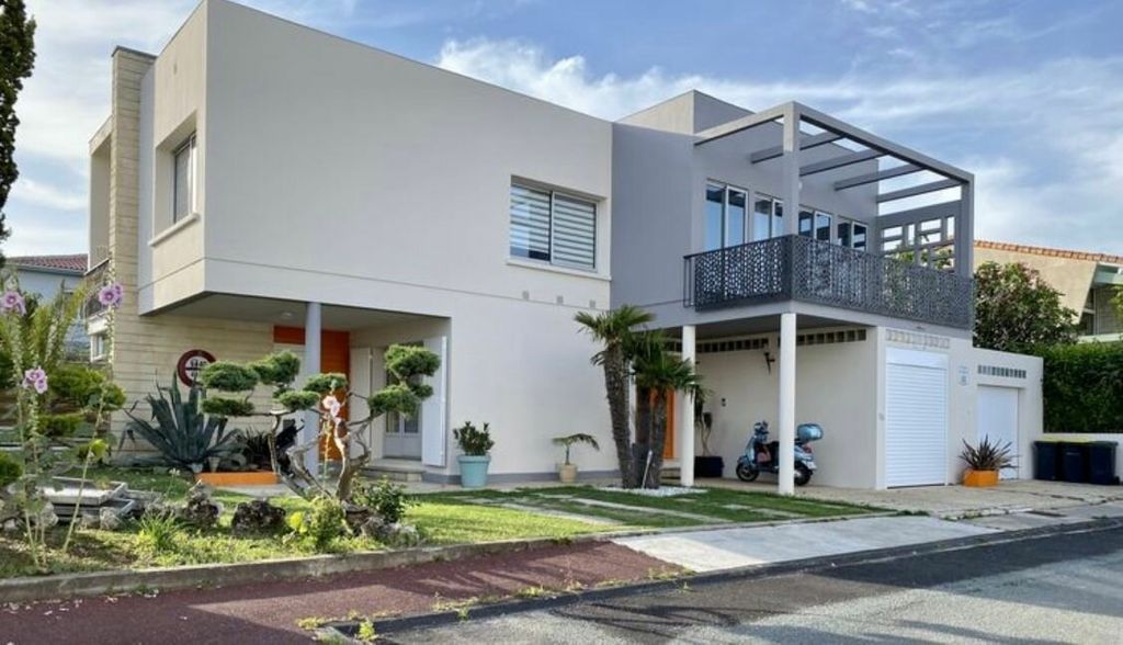 Achat maison à vendre 5 chambres 593 m² - Royan