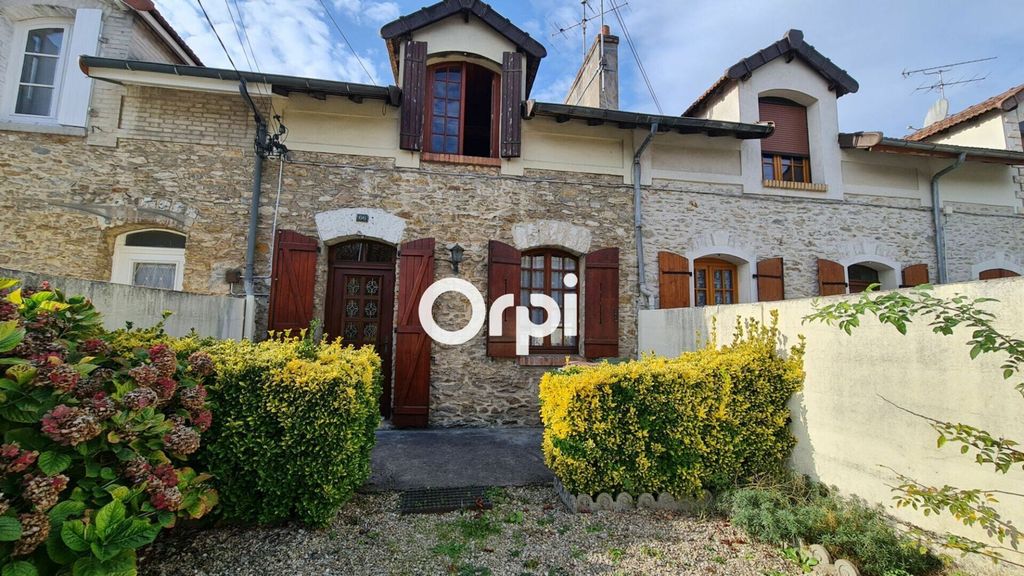 Achat maison à vendre 3 chambres 68 m² - Saint-Fargeau-Ponthierry