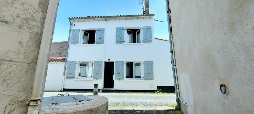 Achat maison à vendre 2 chambres 57 m² - Sainte-Marie-de-Ré