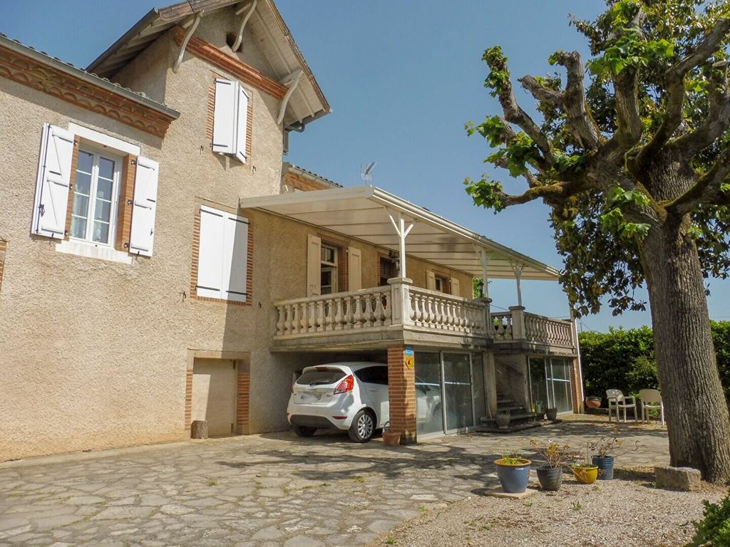 Achat maison à vendre 5 chambres 243 m² - Castelnau-de-Lévis