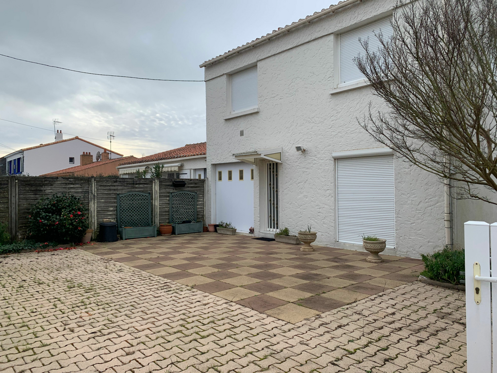 Achat maison à vendre 4 chambres 107 m² - Château-d'Olonne