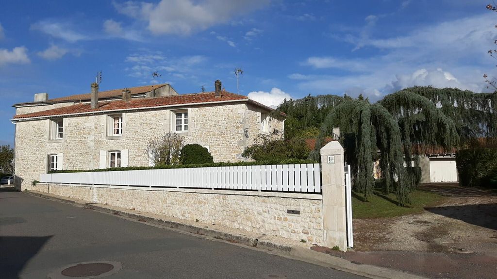 Achat maison à vendre 5 chambres 180 m² - Saint-Just-Luzac