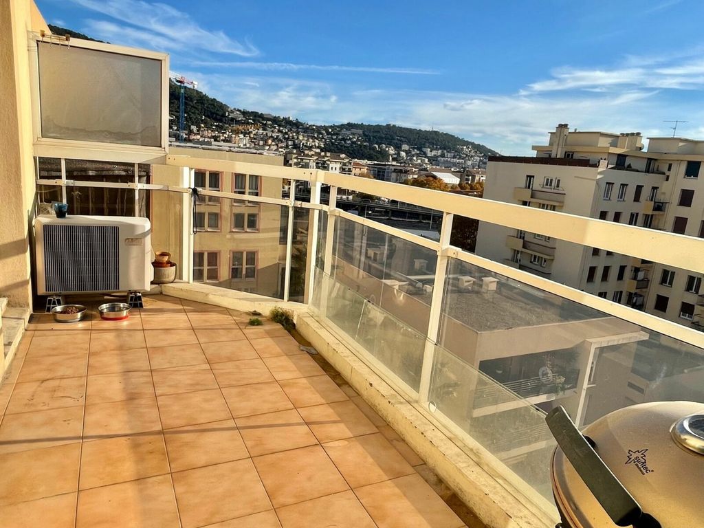 Achat appartement à vendre 3 pièces 79 m² - Nice