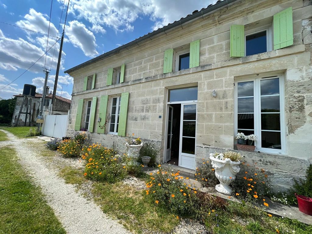 Achat maison à vendre 2 chambres 198 m² - Lorignac