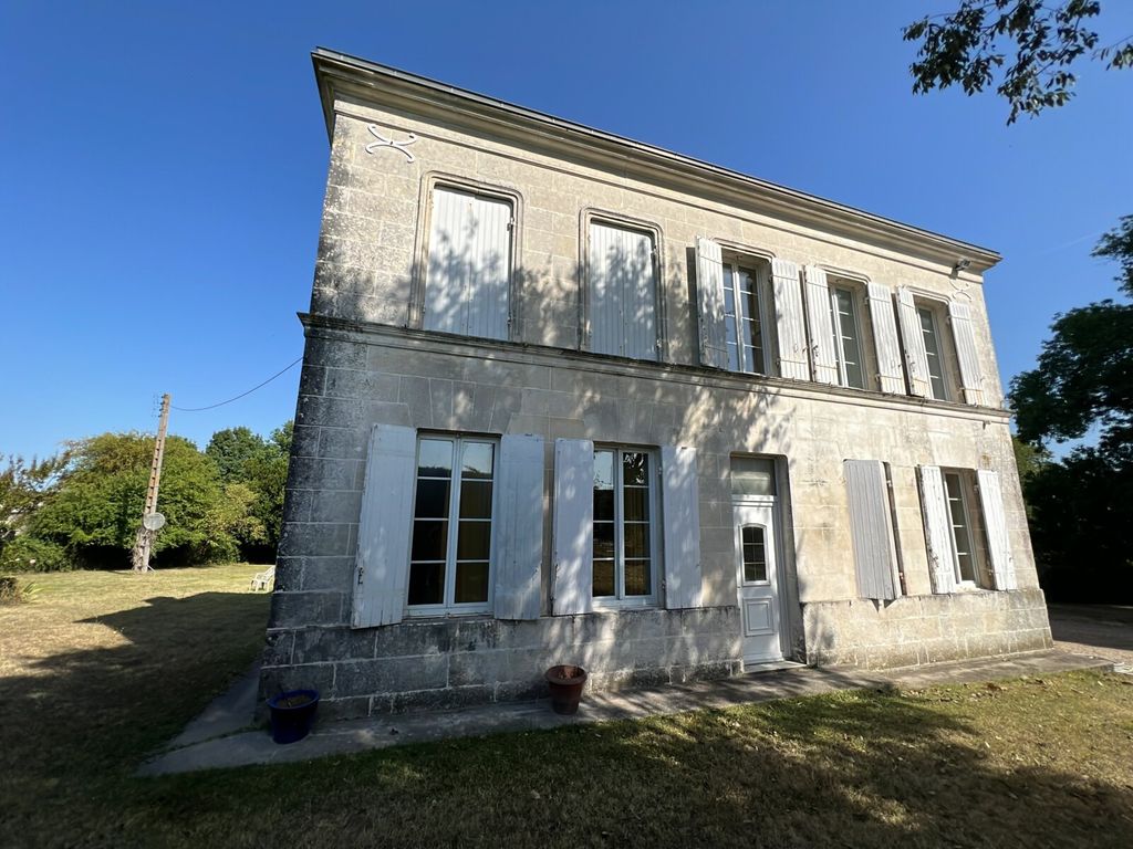 Achat maison à vendre 6 chambres 303 m² - Épargnes