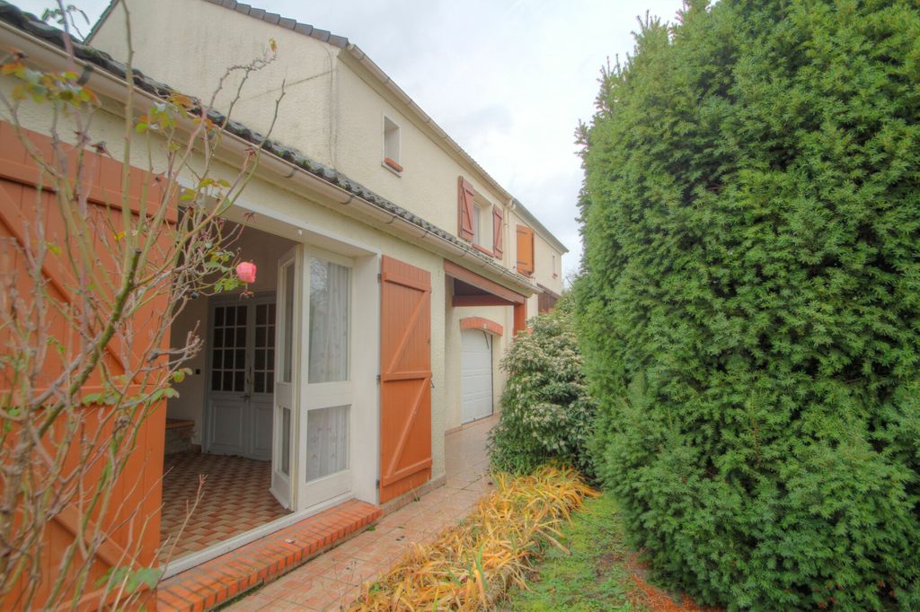 Achat maison à vendre 3 chambres 109 m² - Saint-Jean-de-Braye