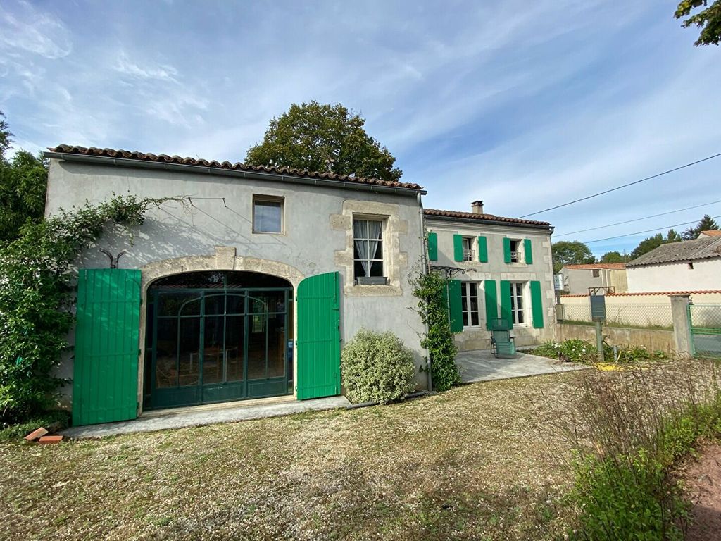 Achat maison à vendre 3 chambres 128 m² - Tonnay-Charente