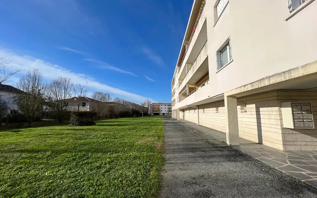 Achat appartement à vendre 4 pièces 89 m² - Rochefort