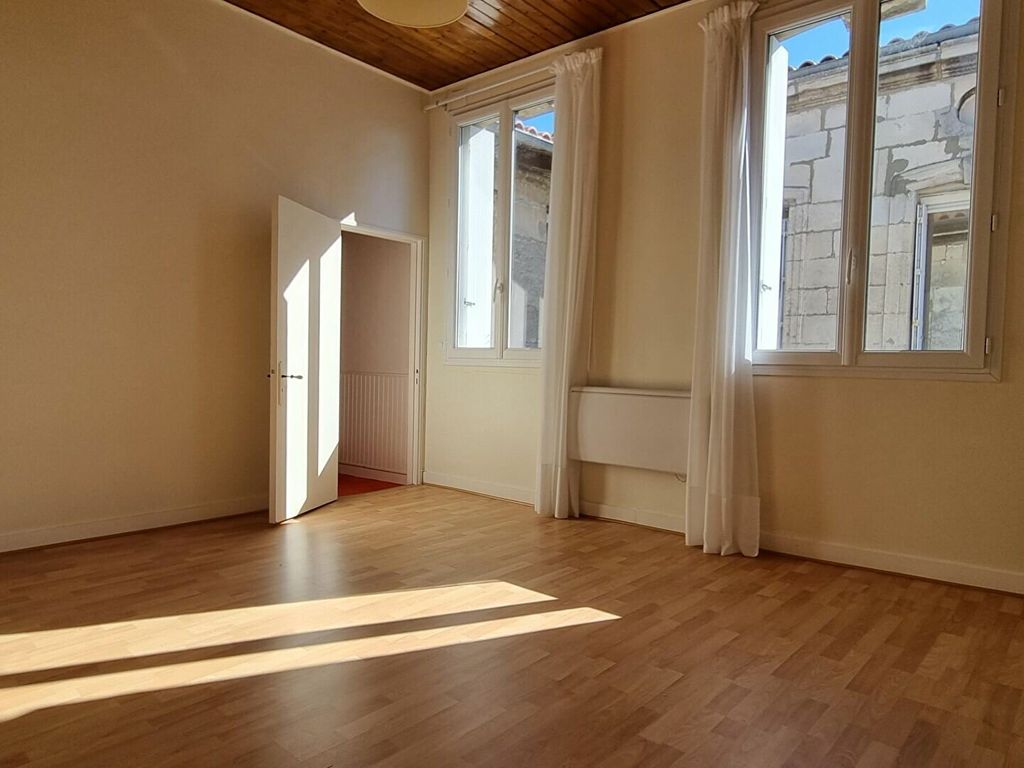 Achat appartement à vendre 3 pièces 125 m² - Rochefort