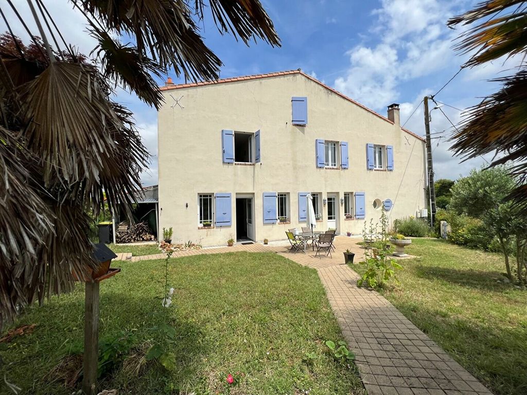 Achat maison à vendre 3 chambres 207 m² - Meschers-sur-Gironde