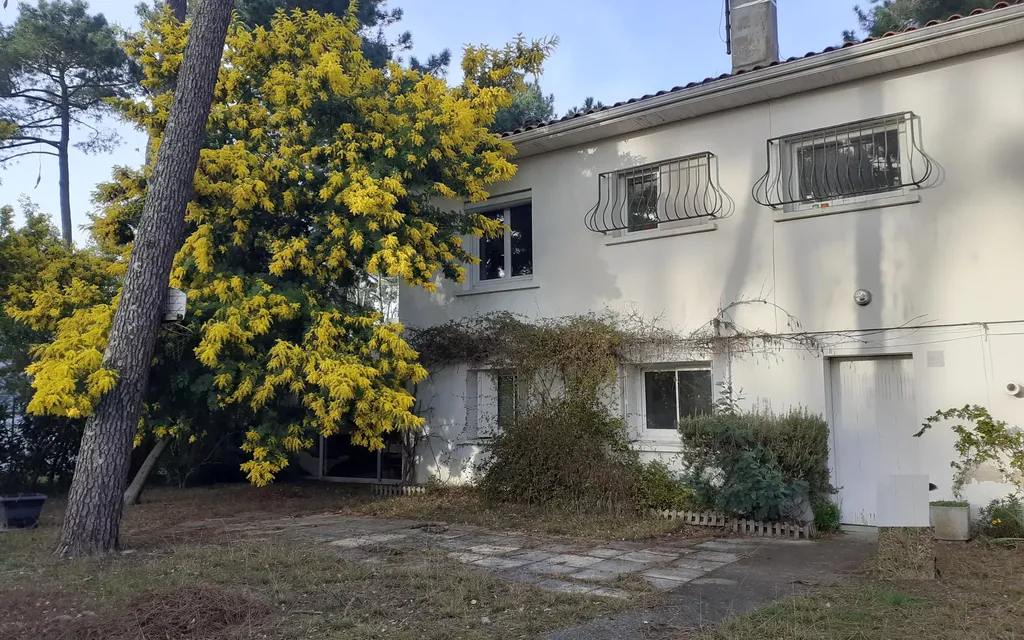 Achat maison à vendre 5 chambres 151 m² - Saint-Georges-de-Didonne