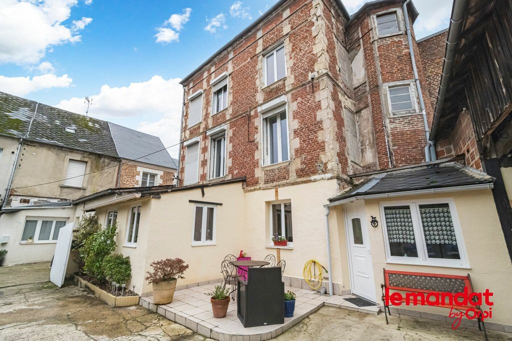 Achat maison à vendre 2 chambres 125 m² - La Fère