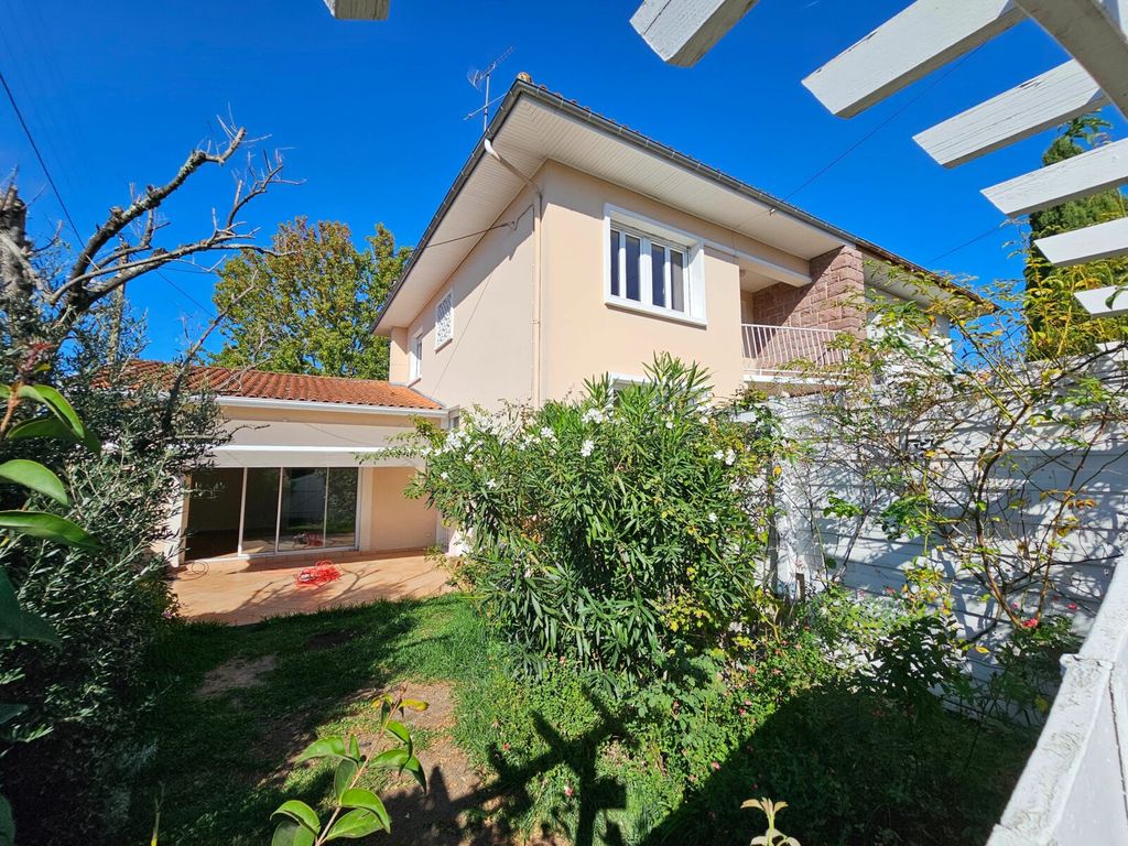 Achat maison à vendre 4 chambres 146 m² - Mont-de-Marsan