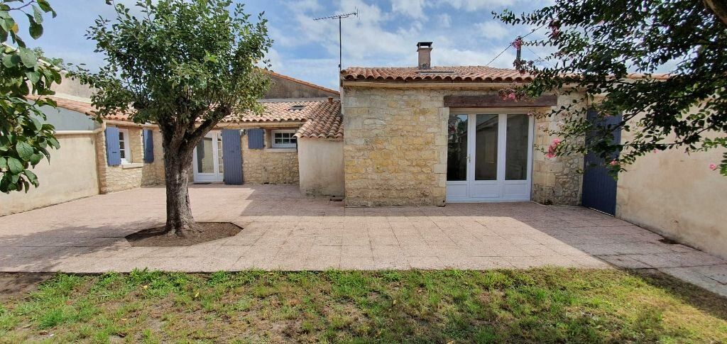 Achat maison à vendre 2 chambres 69 m² - Le Gua