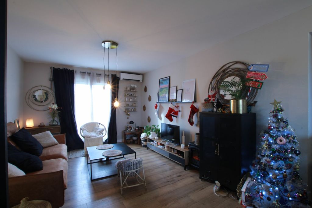 Achat appartement à vendre 4 pièces 67 m² - Lunel