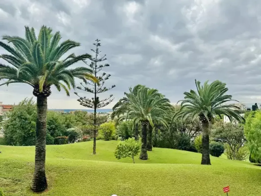 Achat appartement à vendre 4 pièces 80 m² - Cagnes-sur-Mer