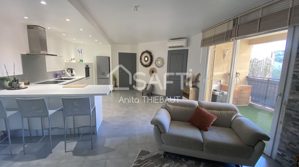 Achat appartement à vendre 3 pièces 66 m² - Roquebrune-sur-Argens