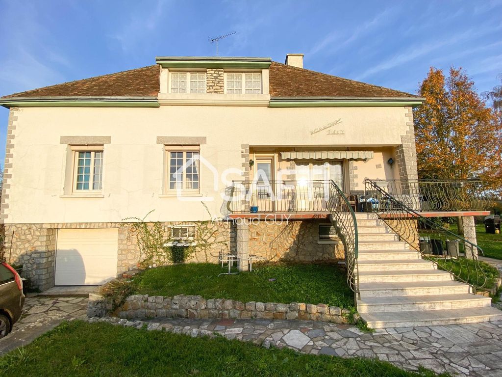 Achat maison à vendre 4 chambres 136 m² - Saint-Rémy-des-Monts