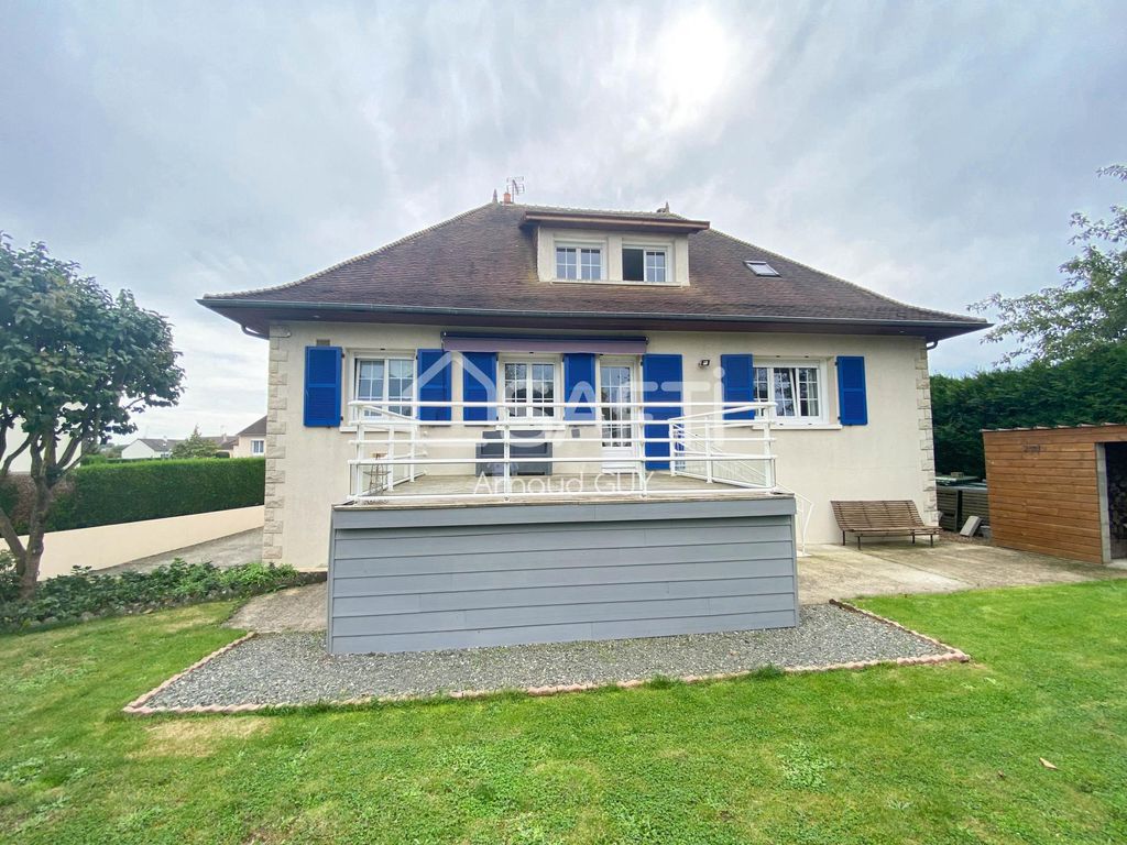 Achat maison à vendre 5 chambres 157 m² - Saint-Cosme-en-Vairais