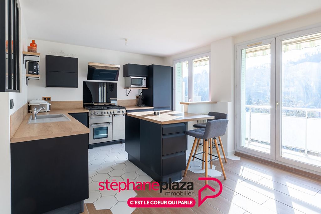 Achat appartement à vendre 4 pièces 88 m² - Bourgoin-Jallieu