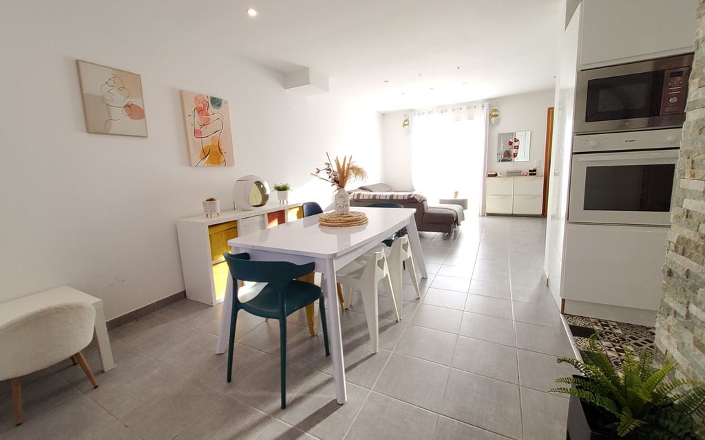 Achat maison à vendre 3 chambres 75 m² - Cuers