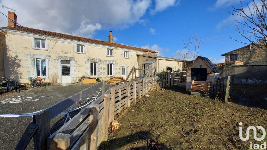 Achat maison à vendre 3 chambres 125 m² - Saint-Jacques-de-Thouars