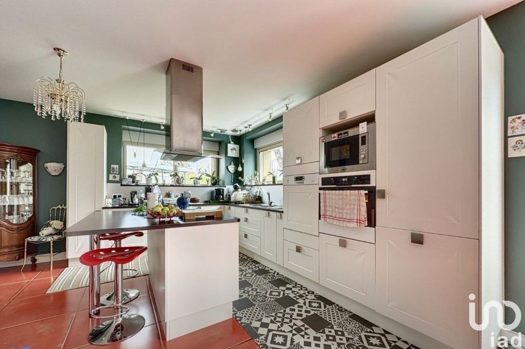 Achat maison à vendre 3 chambres 175 m² - Saint-Perreux