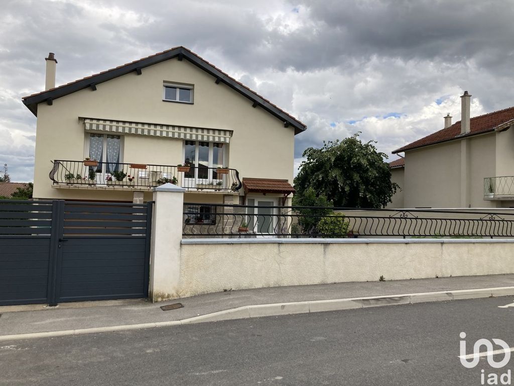 Achat maison à vendre 4 chambres 130 m² - Sury-le-Comtal